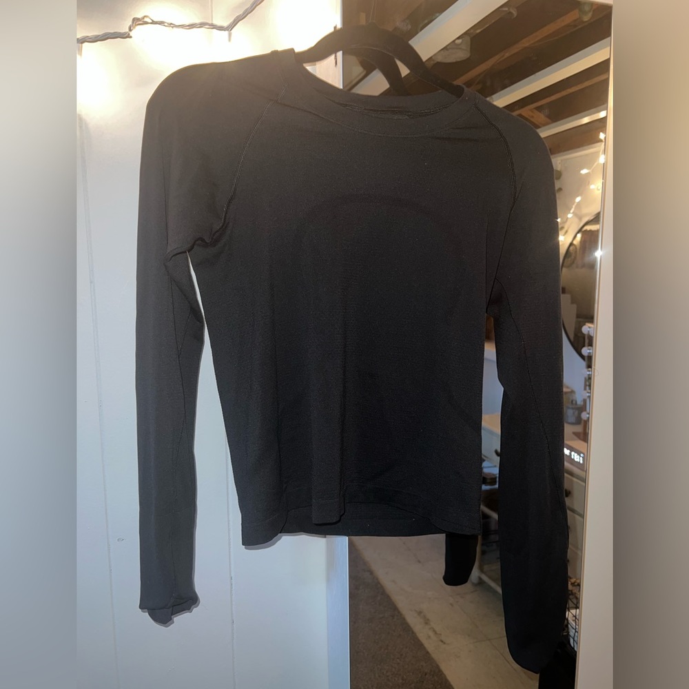 Lululemon Swiftly Tech Long-Sleeve Shirt 2.0
Race Length